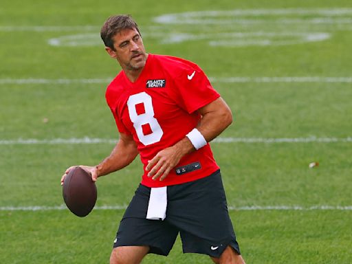 Aaron Rodgers and Jets offense impress on Day 2 of training camp: ‘They did some good things’