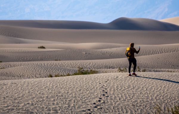 Death Valley heat melts skin off a man's feet after he lost his flip-flops in the dunes