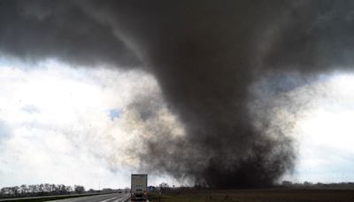 Severe storms, tornadoes to continue overnight across central states