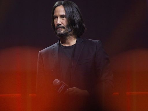 Keanu Reeves chega aos 60 como uma das figuras mais queridas de Hollywood, superando perdas e tragédias