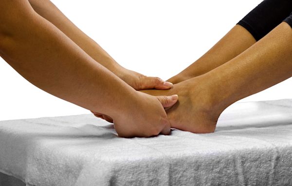 How foot fungus can spread to your skin