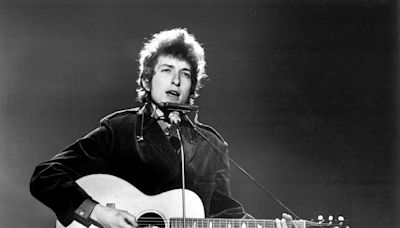 Bob Dylan Is About To Drop Several Hundred Unreleased Songs