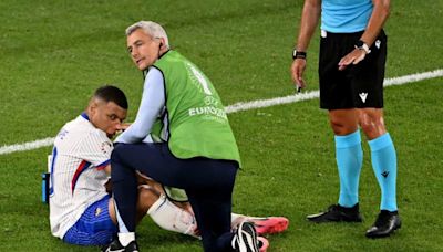 French federation boss: Too soon for a prognosis on Mbappé's injury
