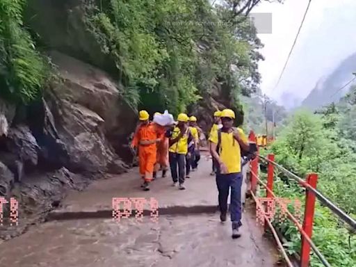 3 killed, 8 injured after landslide on the Kedarnath Yatra route | Dehradun News - Times of India