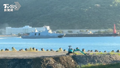 漢光40首日海軍軍艦緊急出港戰力保存 國軍徵民車載阻絕材料│TVBS新聞網