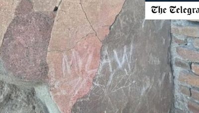 British man vandalises Pompeii house by carving initials into wall