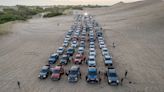 Más de 100 camionetas de Ford recorrieron los médanos de Pinamar