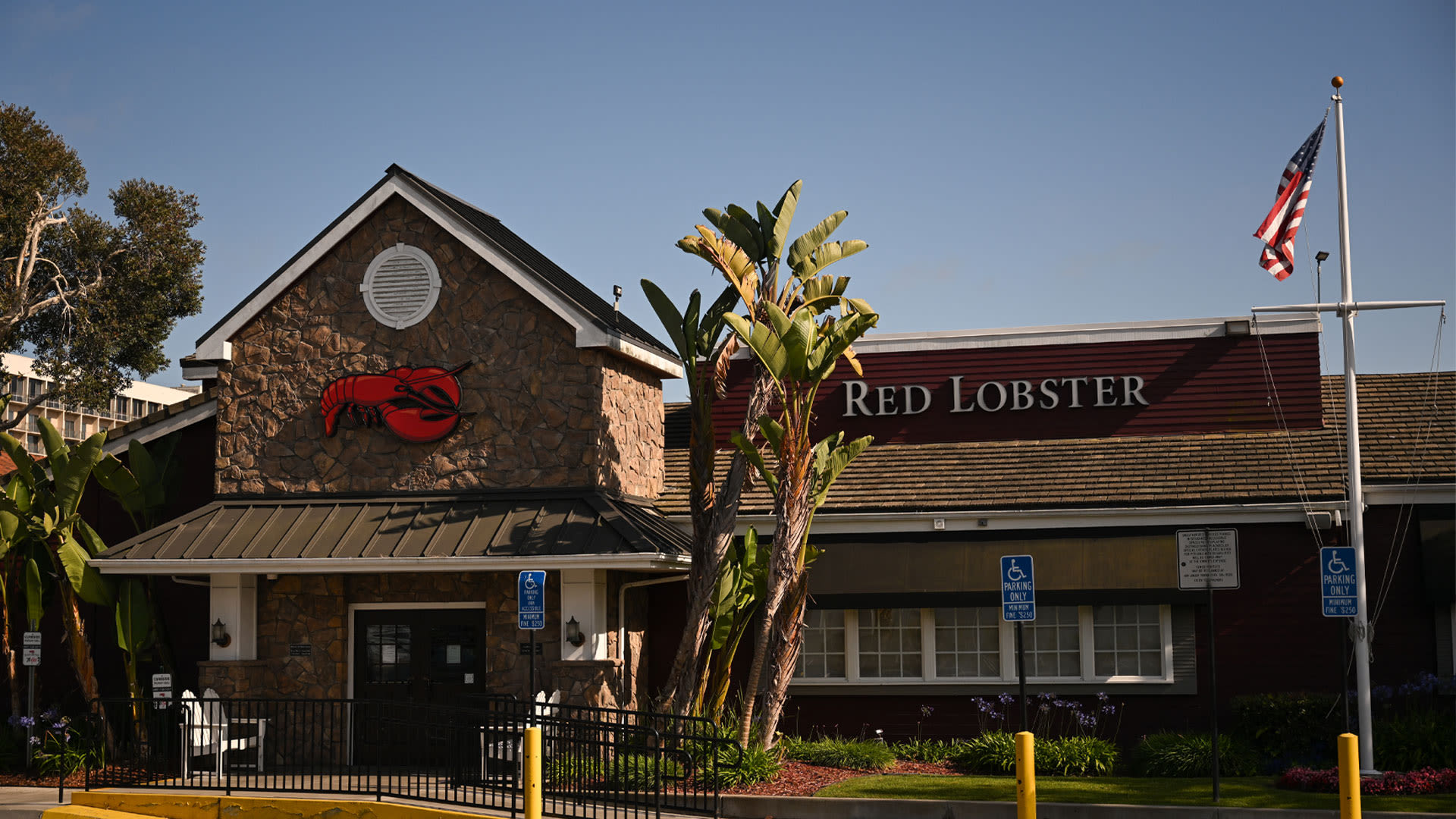 Red Lobster ‘will file for bankruptcy in days’ - after shocking signs appear