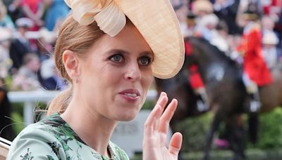 Princess Beatrice floors us all in amazing Ascot dress - and the zaniest yellow heels