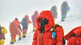 El Monte Everest, pasarela de moda técnica: de la lana y el cuero al Gore-Tex