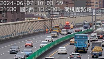 駕駛注意！國道2號南桃園段「火燒車」 車流回堵5公里 - 社會