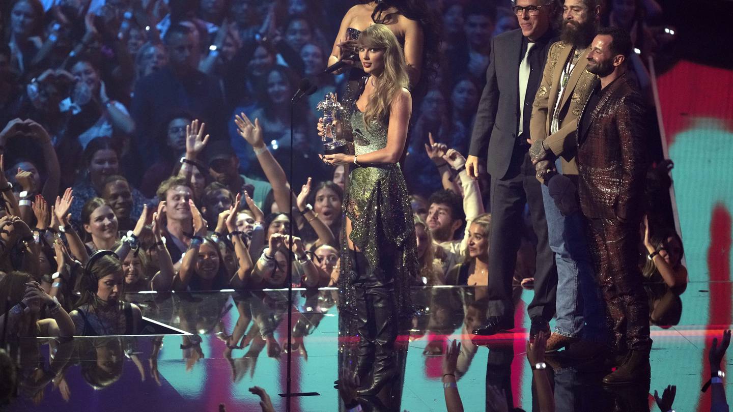 Taylor Swift wins big at MTV Video Music Awards, ties Beyoncé’s record and thanks Travis Kelce