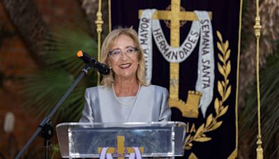 Juana Gregori Romero asume el cargo de nueva Madrina de la Semana Santa de Gandia