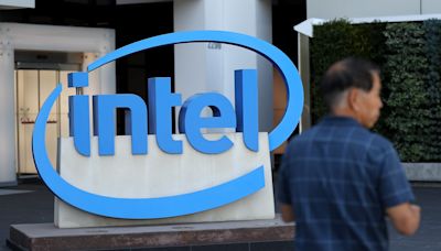 Intel shares slump 26% as turnaround struggle deepens