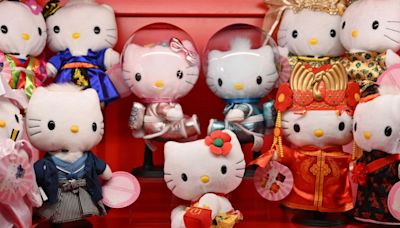 People are realising that Hello Kitty is not a cat & it’s blowing their minds