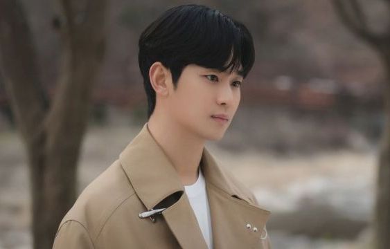 Baeksang Arts Awards 2024: Queen of Tears Star Kim Soo-Hyun Wins Most Popular Actor