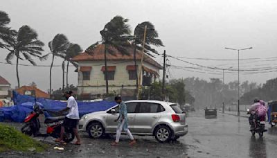 Heavy rains lash Kerala, orange and yellow alerts sounded across multiple districts