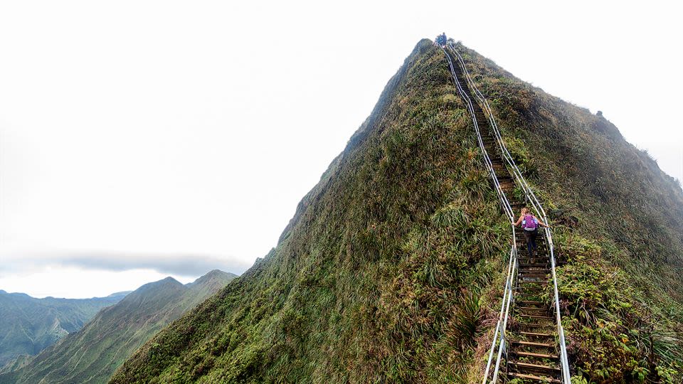 ‘Someone is going to get hurt or killed’: 14 people arrested for illegal hiking in Hawaii