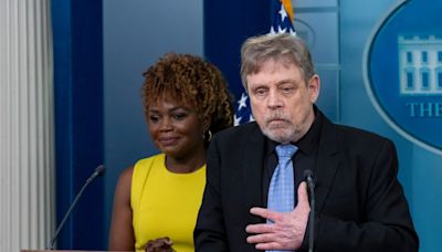 Mark Hamill de Star Wars saluda a 'Joe-B-Wan Kenobi' tras una reunión en la Casa Blanca - La Opinión