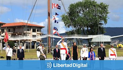 Los Reyes presiden el día grande de la Escuela Naval de Marín acompañados por Leonor de Borbón, que ingresará en agosto