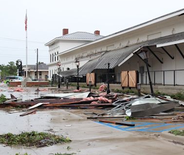 Tallahassee tornado live updates: Woman killed; 80,000 without power amid widespread damage