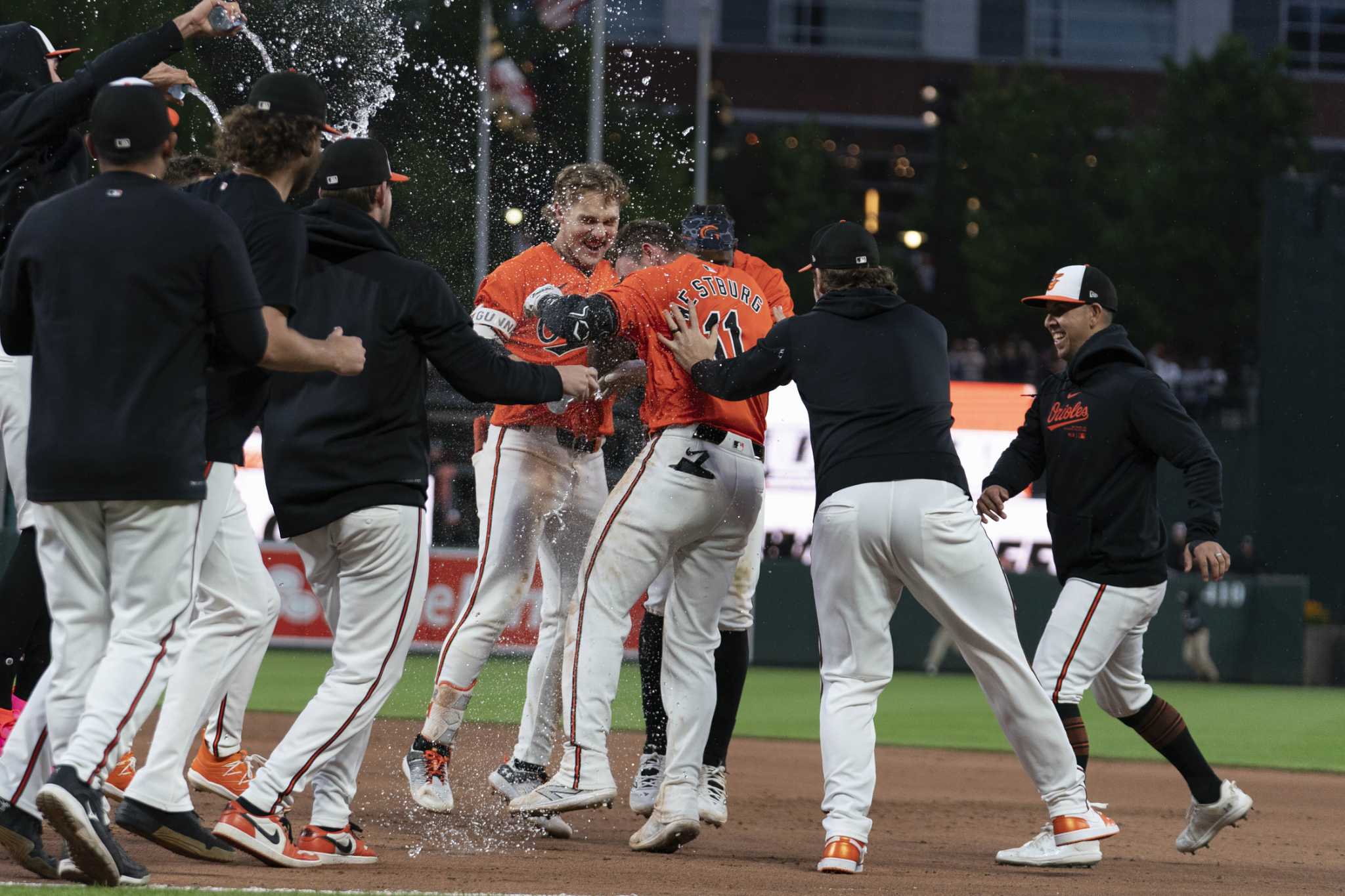 Jordan Westburg's 11th-inning single gives the Orioles a 5-4 win over the Diamondbacks