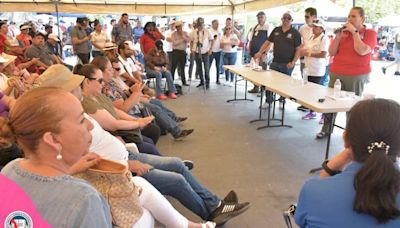 Burócratas realizan paro de labores en Ayuntamiento de Los Cabos
