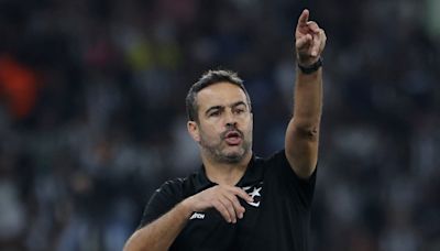 Artur Jorge encumbra a Botafogo