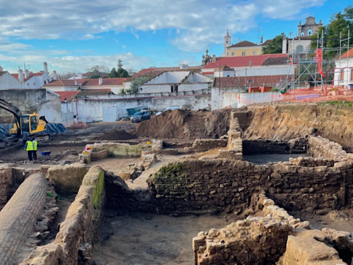 História de Évora entre os séculos XIII e XVIII revelada no antigo Convento do Carmo