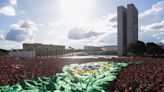 "Sem anistia", pedem apoiadores de Lula que lotaram ruas de Brasília