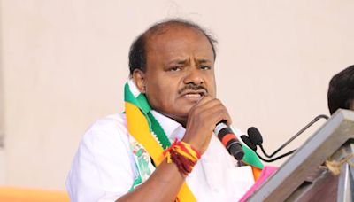 HD Kumaraswamy Attacks Siddaramaiah For "Double Standards" On Karnataka Governor