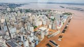 Bairro de Porto Alegre começa a ser evacuado após dique transbordar