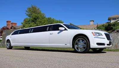 How to Find a Limo Service for the Homecoming Dance