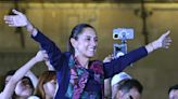 El momento en que Claudia Sheinbaum llega al zócalo de Ciudad de México para celebrar su victoria