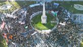 Abuelas y Madres de Plaza de Mayo marchan contra vaciamientos en áreas de derechos humanos