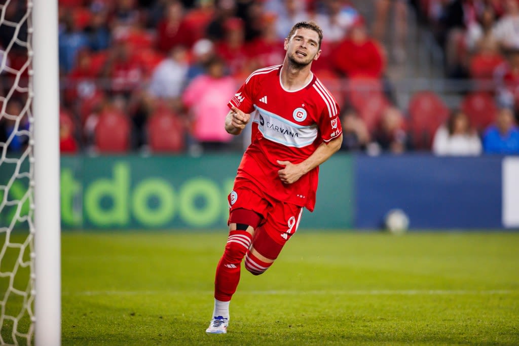 Hugo Cuypers scores 2 late goals as Chicago Fire rallies to beat Philadelphia Union 4-3