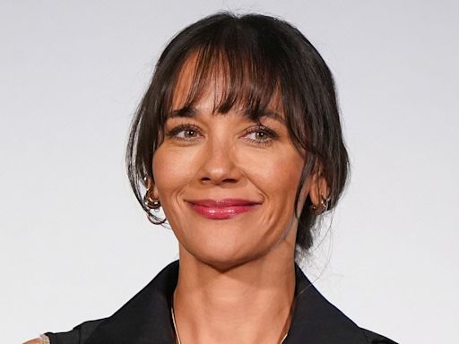 Rashida Jones recalls getting BIT by Michael Jackson's chimp as a kid