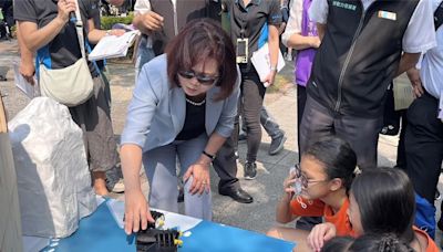 勞動部高屏澎東分署Maker遊樂園 辦市集體驗鼓勵創業