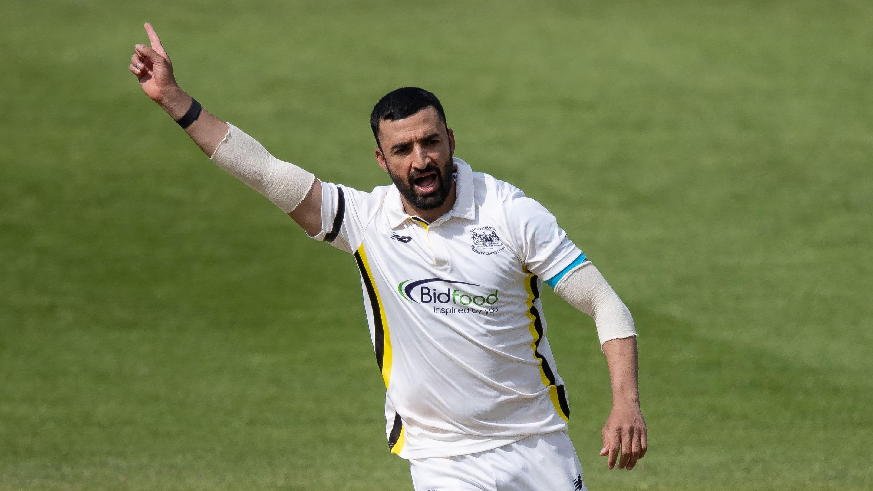 Gohar reaches landmark but Sussex stay on top