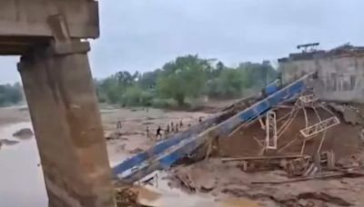 Girder of under-construction bridge collapses due to rain in Jharkhand's Giridih