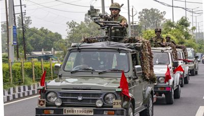 Army chief reviews anti-terror ops at joint security meet in Jammu