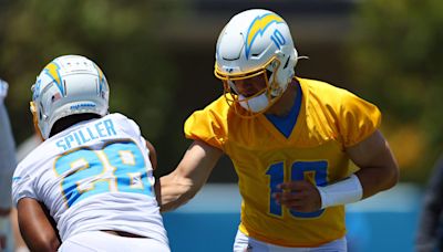 Chargers OTAs, Week 2: Junior Colson update, Hayden Hurst and Asante Samuel Jr. shine