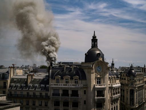 Trois personnes intoxiquées dans un incendie en plein coeur de Paris