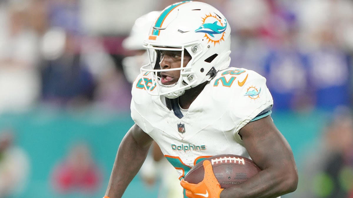 Dolphins to find 'more ways' to utilize De'Von Achane in offense after running back's historic rookie season