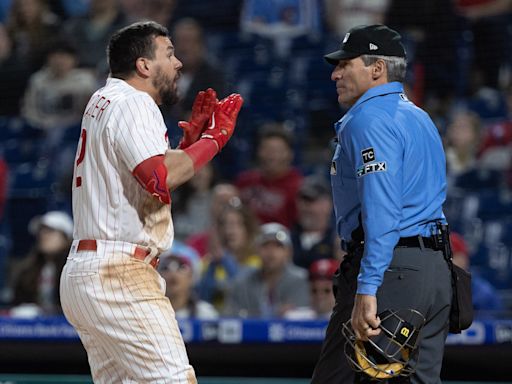 Ángel Hernández is retiring: A look at his most memorably infamous umpiring calls