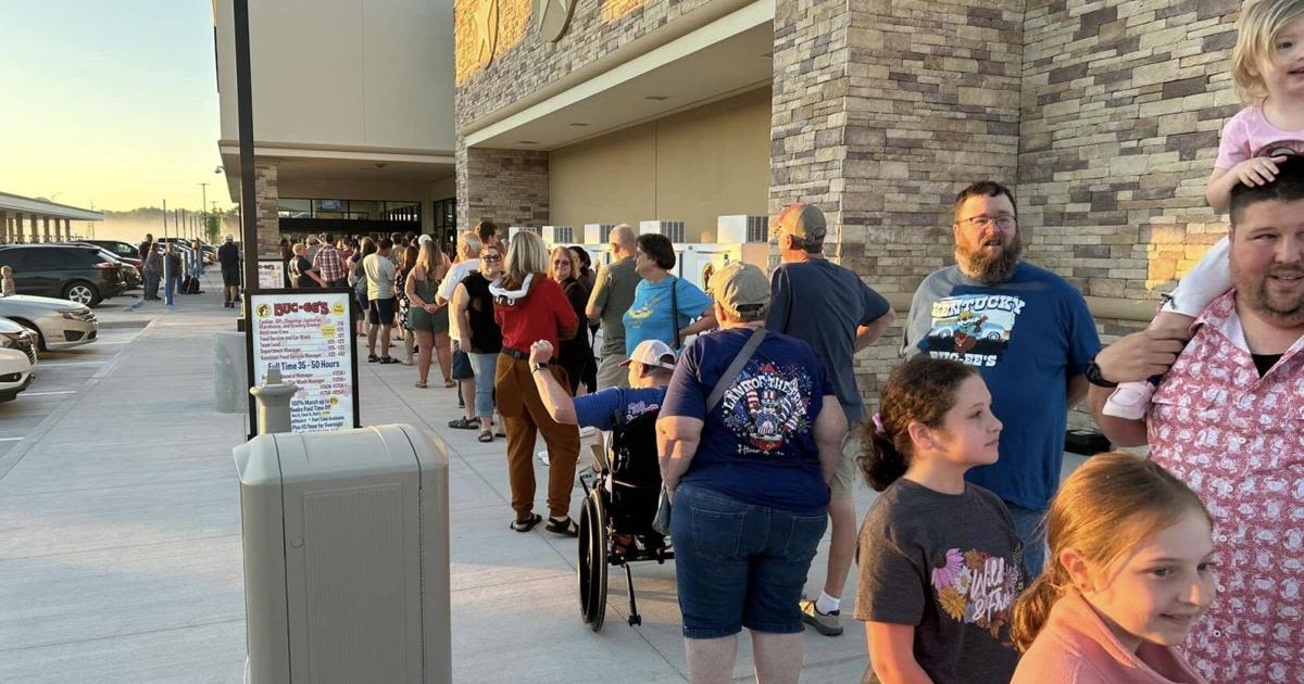 Crowds flock to grand opening of 2nd Buc-ee's location in Kentucky