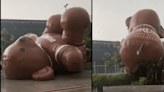 Cuernavaca: oso inflable gigante sale volando por fuertes vientos
