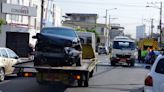 Un auto se volcó por choque de otro vehículo en el centro sur de Guayaquil, uno de los afectados es policía