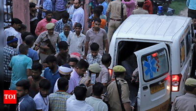 Hathras stampede: What went wrong? Unexpected crowd surge, chaos & sudden rush towards exit | Agra News - Times of India