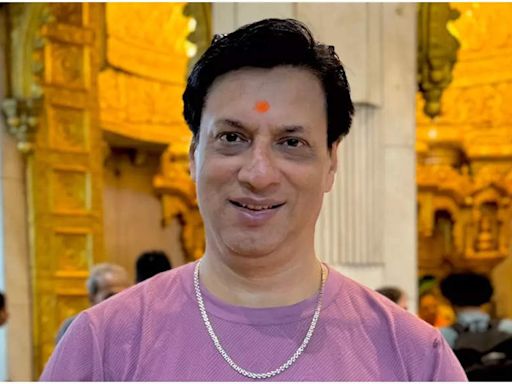 Madhur Bhandarkar pays visit to Mumbai's Siddhivinayak temple | Hindi Movie News - Times of India